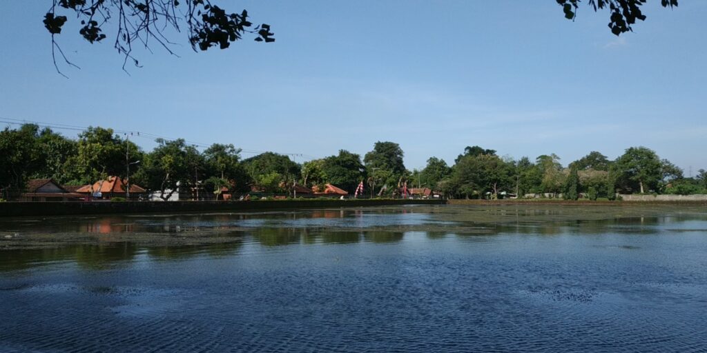 kolam segaran di kawasan arkeologis trowulan mojokerto Southeast Asia