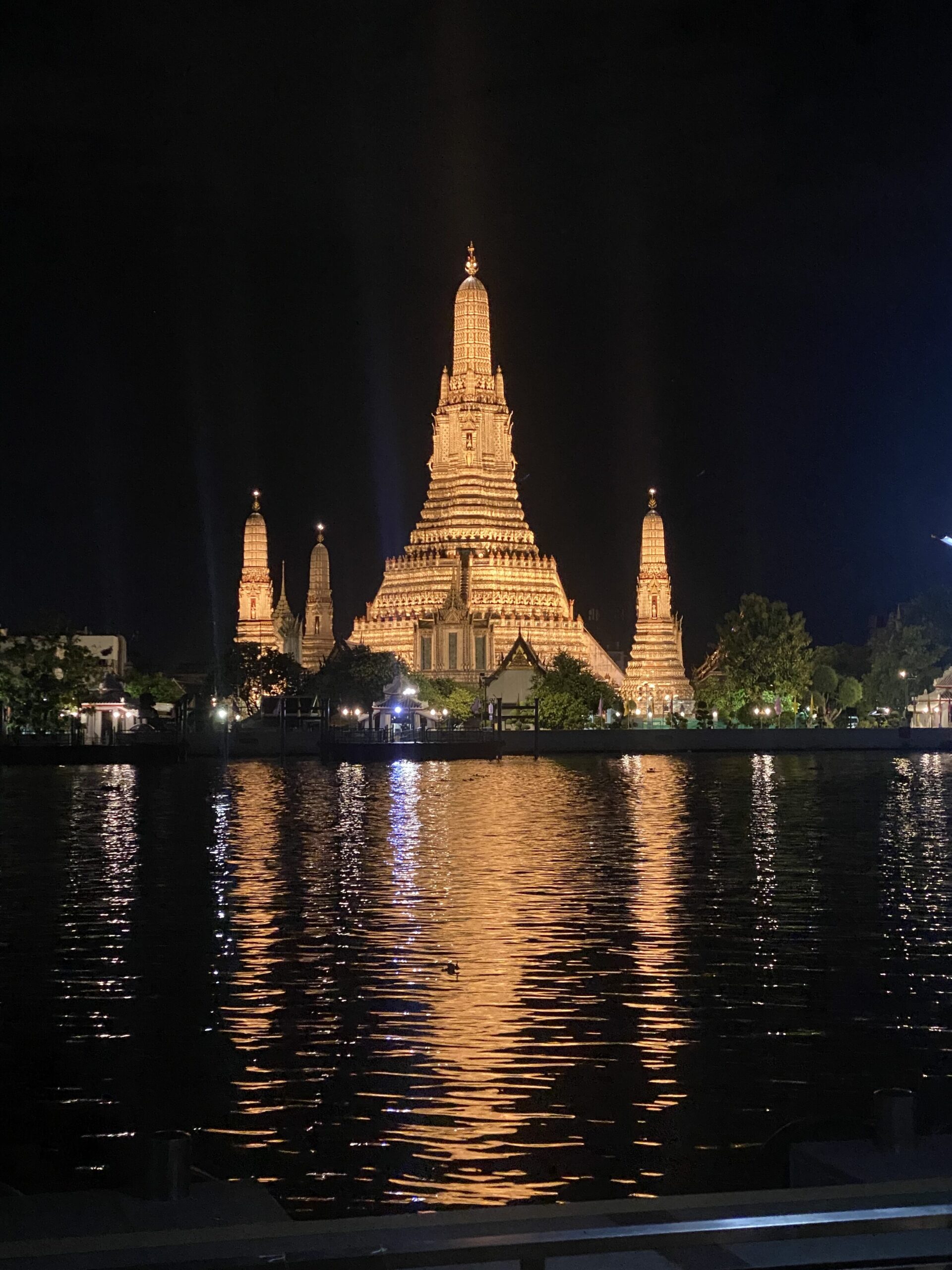Wat Arun view at night